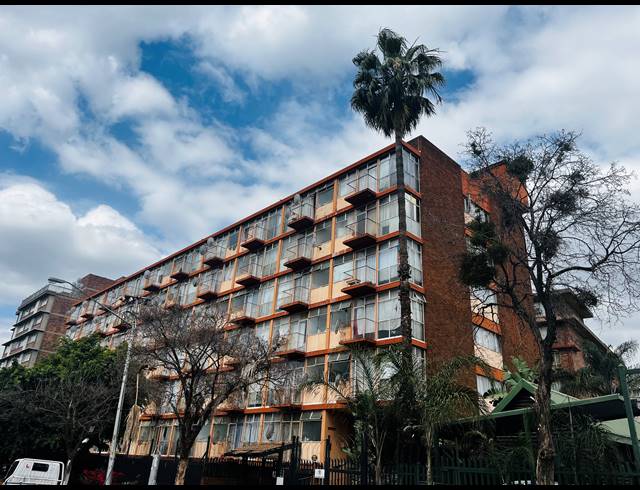 1 BEDROOM APARTMENT FOR SALE IN BEREA PARK